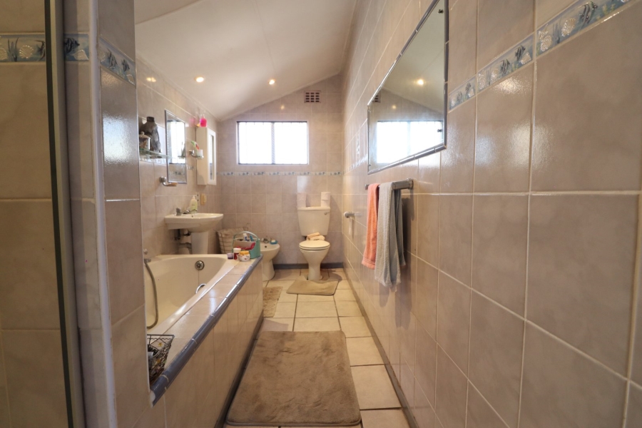 3 Bedroom Property for Sale in Kabega Park Eastern Cape